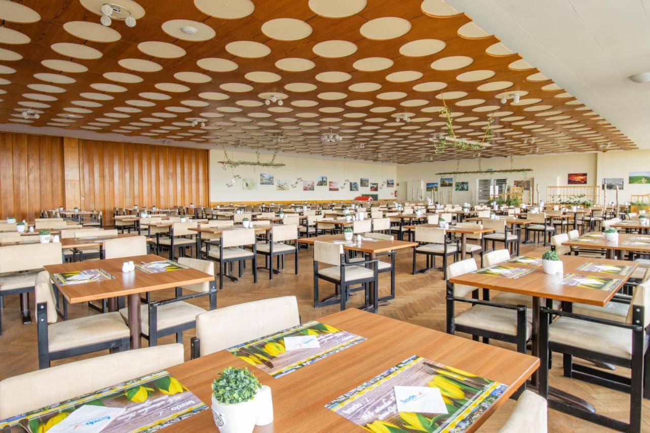 雷恩施泰格布利克假日酒店 腓特烈罗达 外观 照片